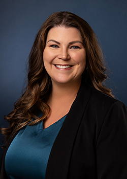 Stephanie Bitters portrait image